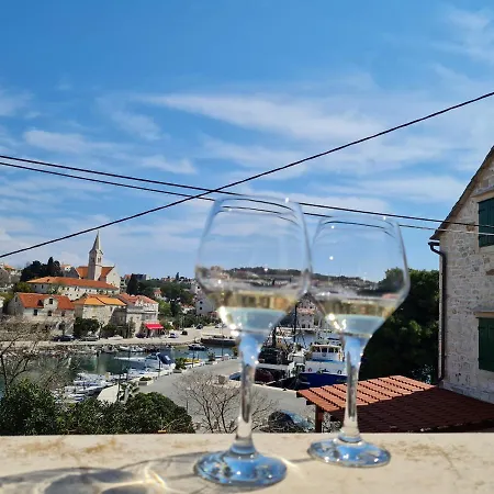 Porat Apartment *